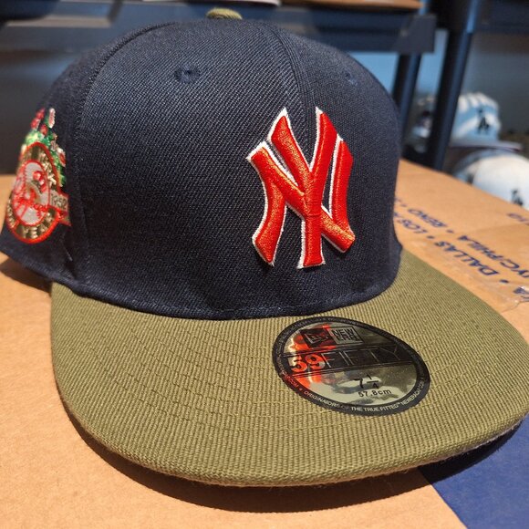 New York Yankees New Era Sprouted 59FIFTY Fitted Hat - Navy - Picture 1 of 3